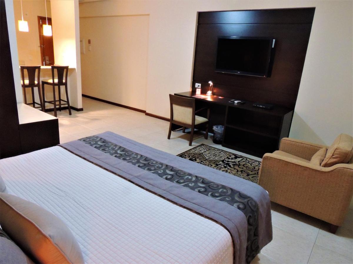 Mondrian Suite Hotel Сан-Жозе-дус-Кампус Экстерьер фото
